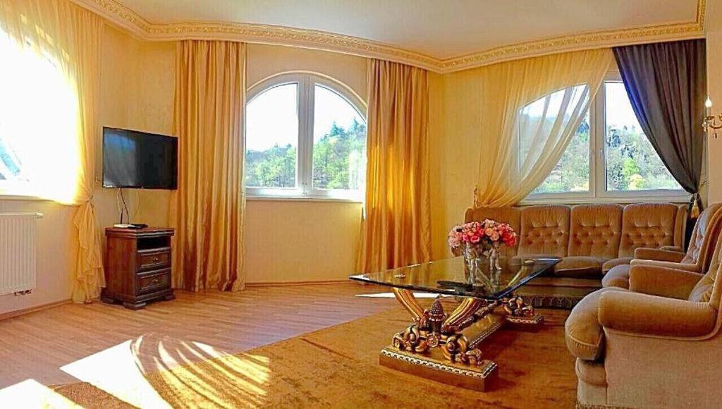 Lyra Apartments Karlovy Vary Luaran gambar