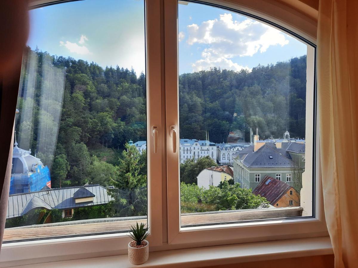 Lyra Apartments Karlovy Vary Luaran gambar