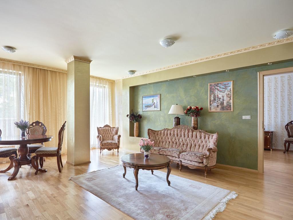 Lyra Apartments Karlovy Vary Luaran gambar