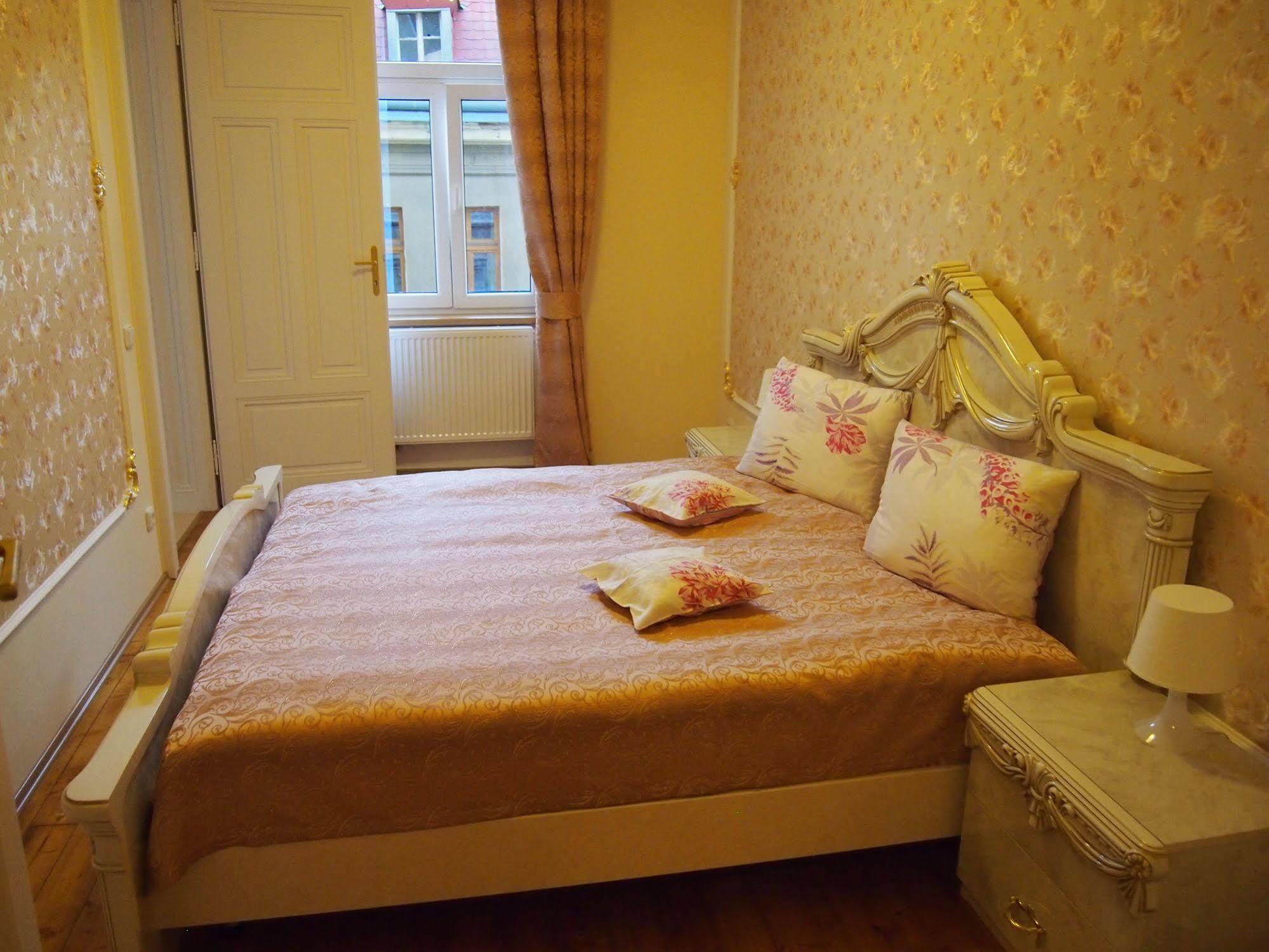 Lyra Apartments Karlovy Vary Luaran gambar