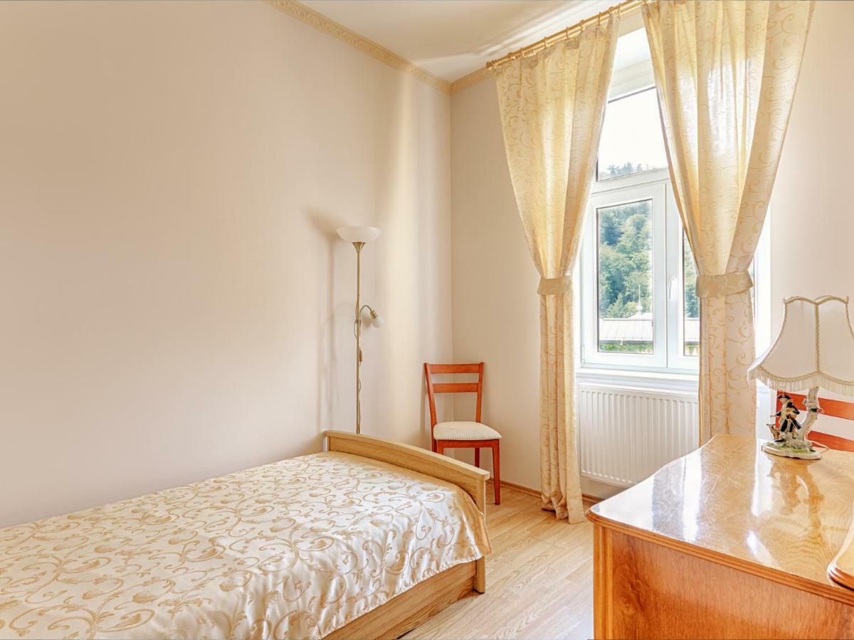 Lyra Apartments Karlovy Vary Luaran gambar