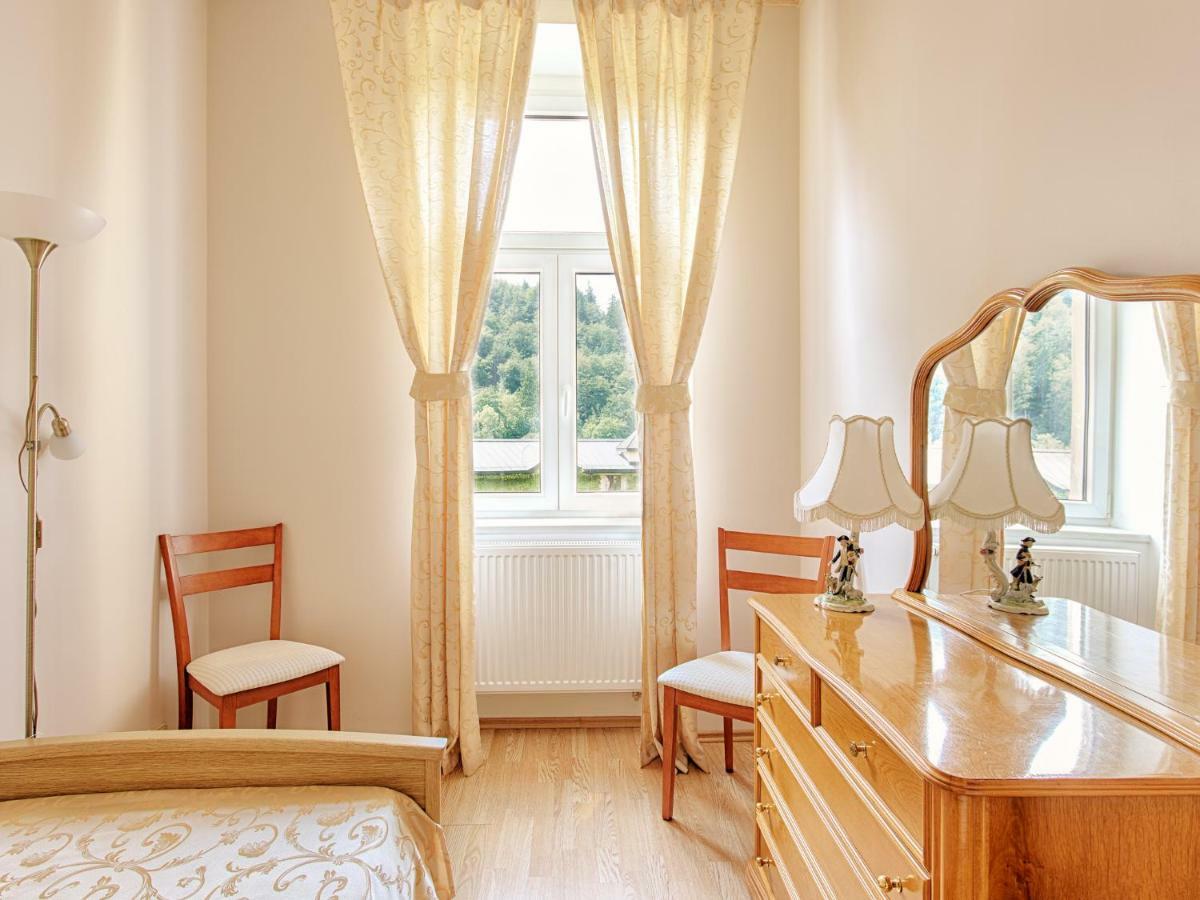 Lyra Apartments Karlovy Vary Luaran gambar