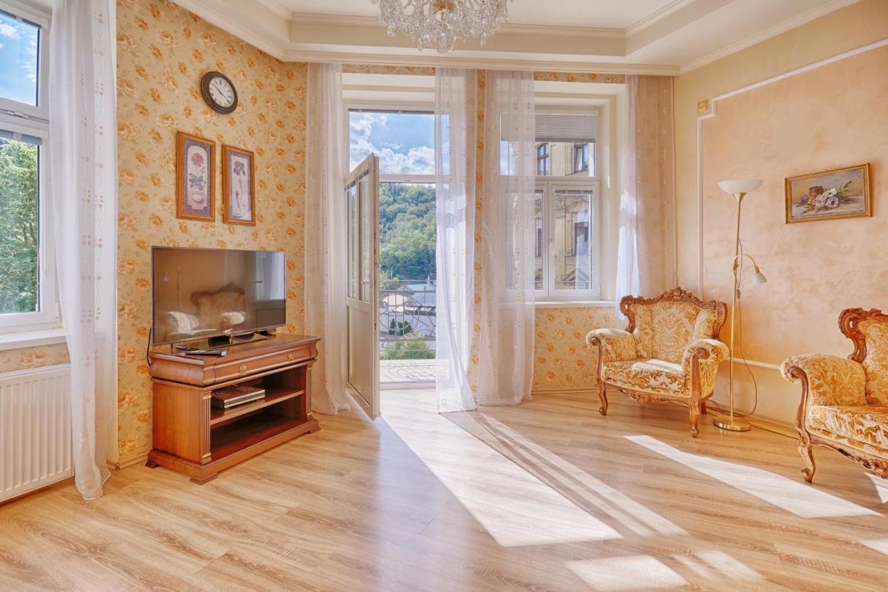 Lyra Apartments Karlovy Vary Luaran gambar